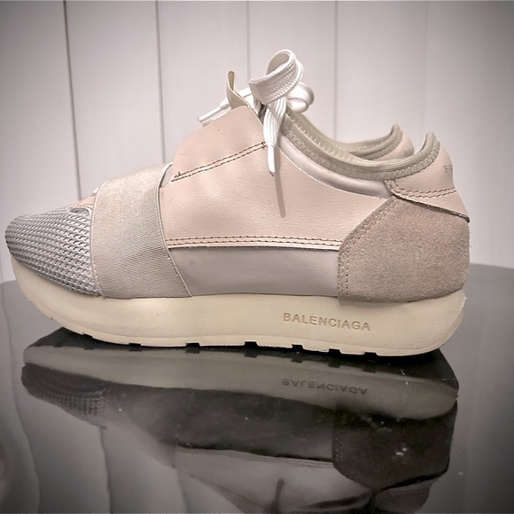 Balenciaga Race Runner Sneakers Tan Sz 36 - Picture 1 of 5